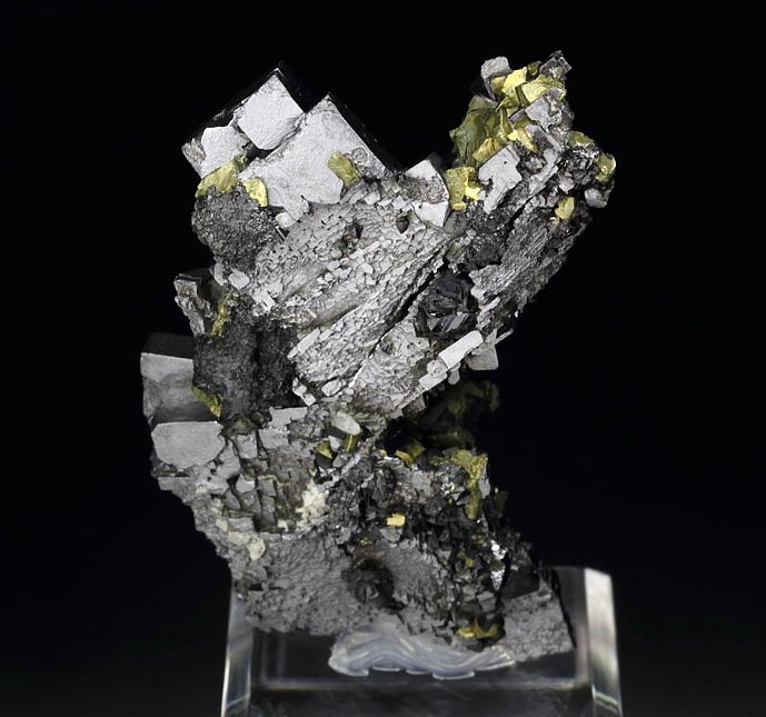 skeletal GALENA, CHALCOPYRITE, SPHALERITE, QUARTZ