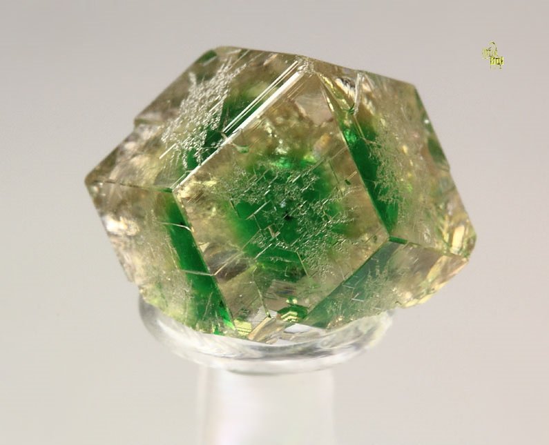 gem GARNET var. GROSSULAR with GREEN CHROMIAN PHANTOM