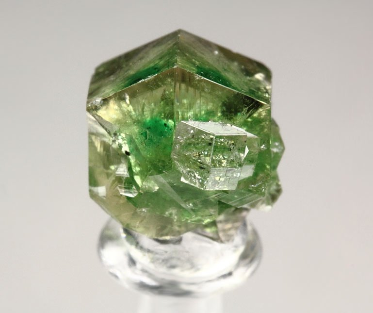 gem GARNET var. GROSSULAR with GREEN CHROMIAN PHANTOM