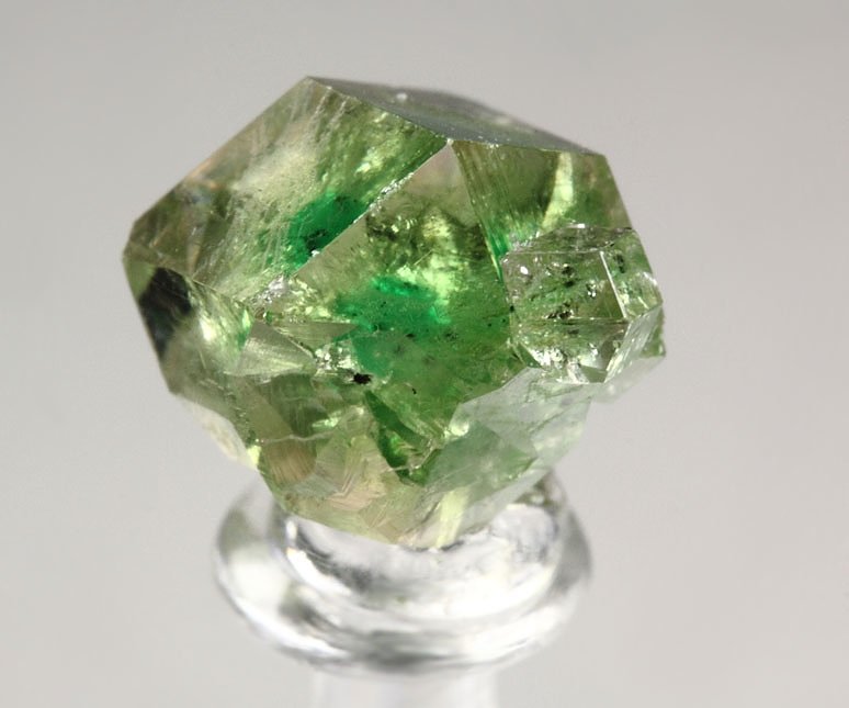 gem GARNET var. GROSSULAR with GREEN CHROMIAN PHANTOM