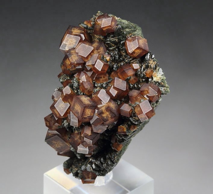 GARNET var. ANDRADITE, HEDENBERGITE