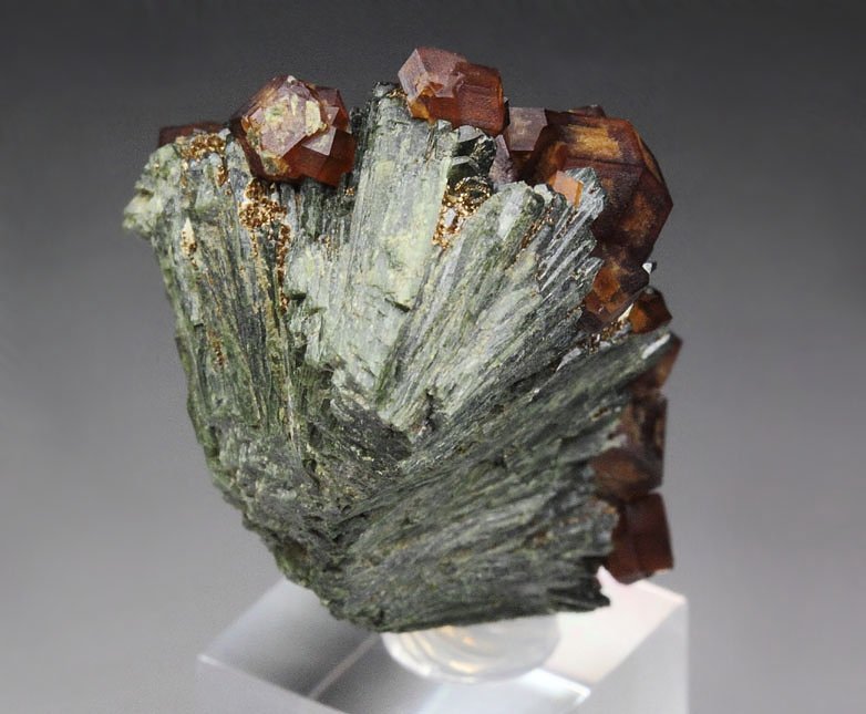 GARNET var. ANDRADITE, HEDENBERGITE