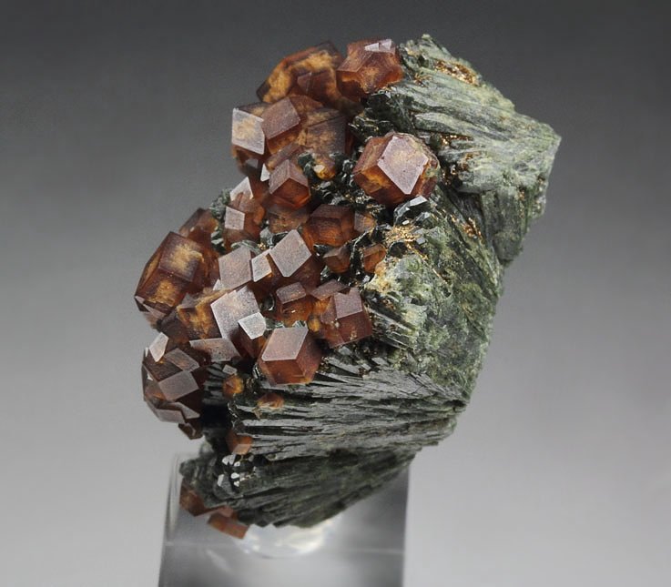 GARNET var. ANDRADITE, HEDENBERGITE