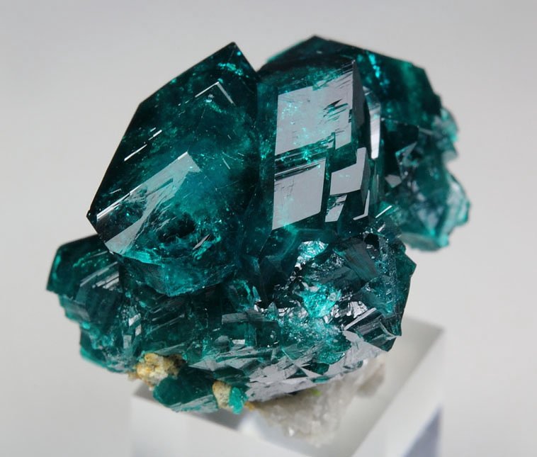 gem DIOPTASE, CALCITE