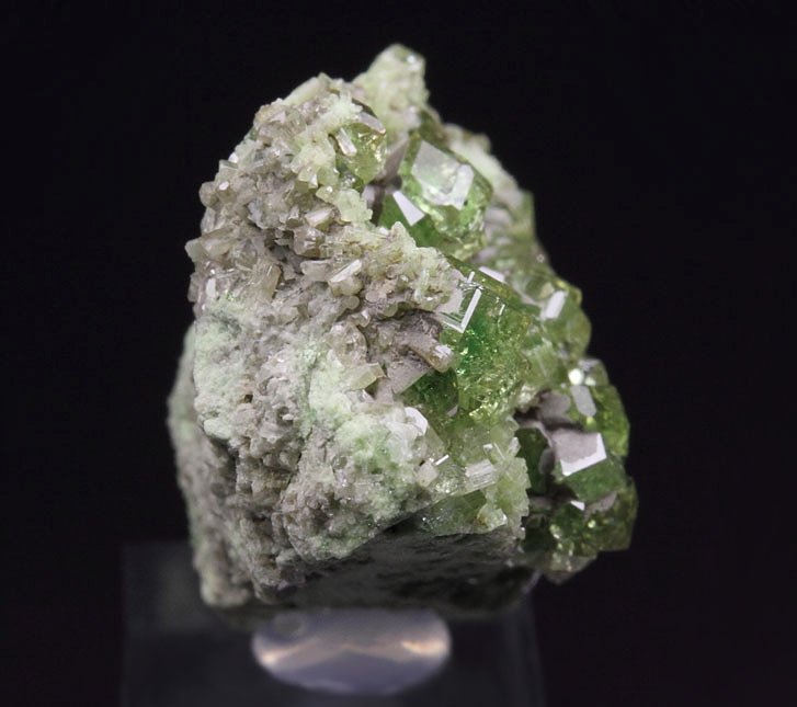 gem GARNET var. GROSSULAR with GREEN CHROMIAN PHANTOMS, DIOPSIDE