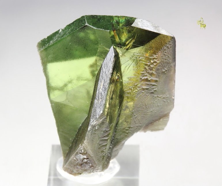 gem TITANITE twinned