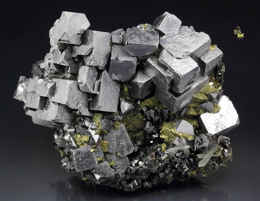 skeletal GALENA, CHALCOPYRITE, SPHALERITE, QUARTZ