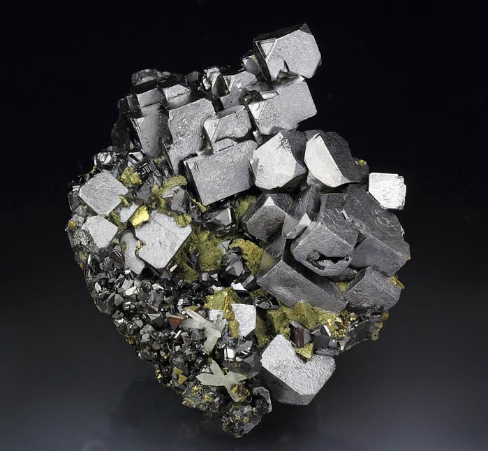 skeletal GALENA, CHALCOPYRITE, SPHALERITE, QUARTZ