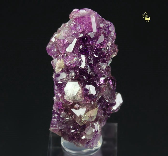 gem VESUVIANITE var. MANGANOAN