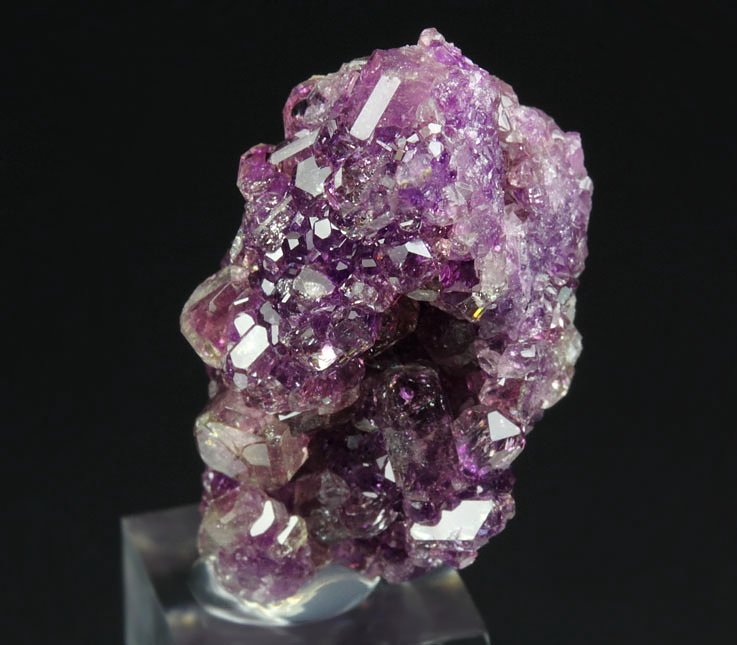 gem VESUVIANITE var. MANGANOAN