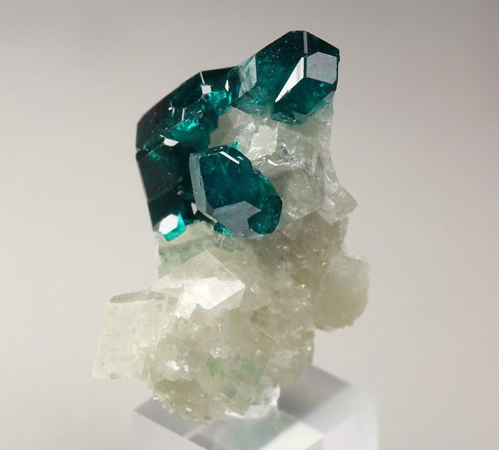 gem DIOPTASE, CALCITE