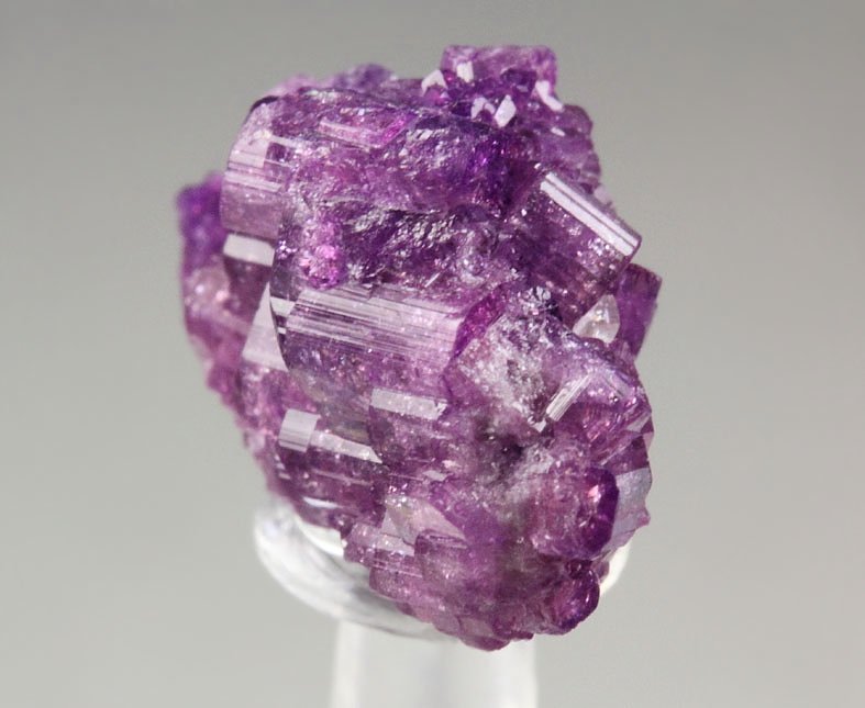 gem VESUVIANITE var. MANGANOAN