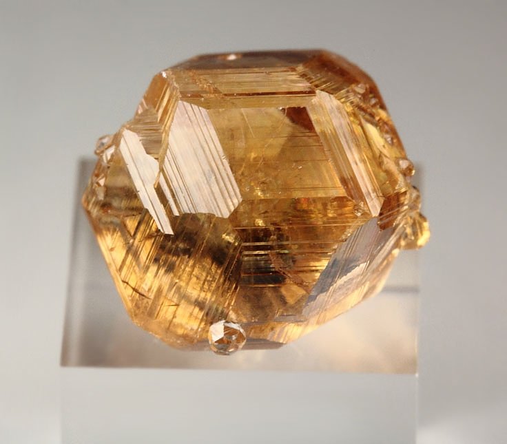 gem GARNET var. GROSSULAR floater