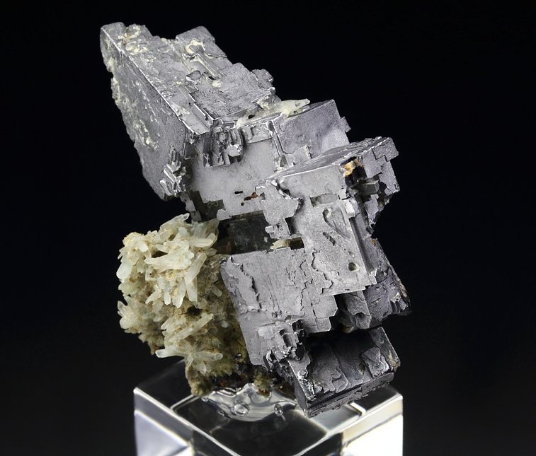 skeletal GALENA, QUARTZ