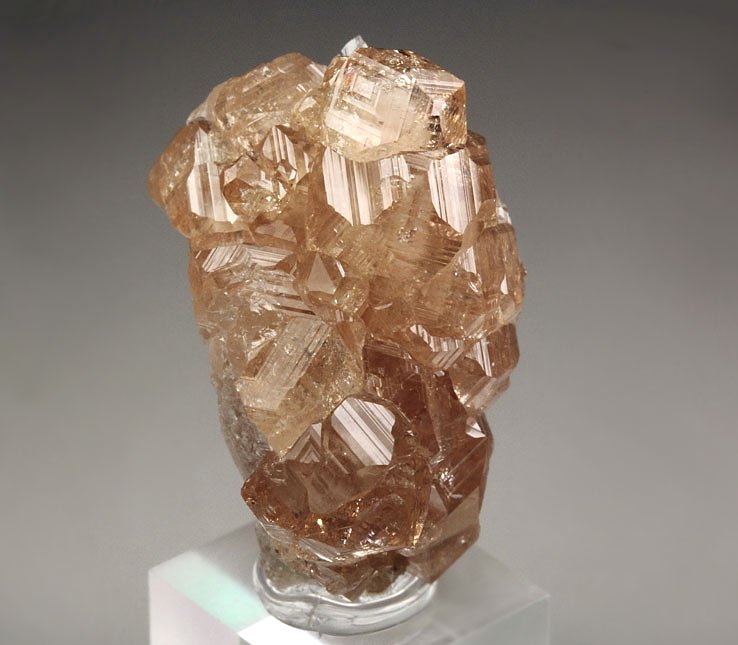 gem GARNET var. GROSSULAR