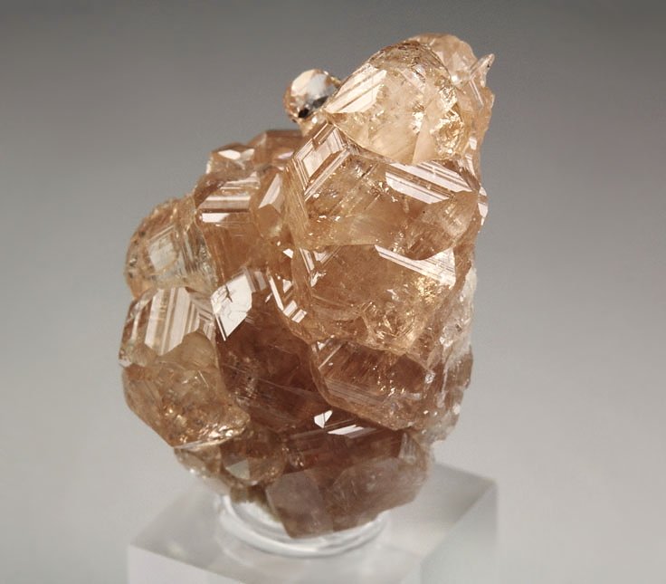 gem GARNET var. GROSSULAR