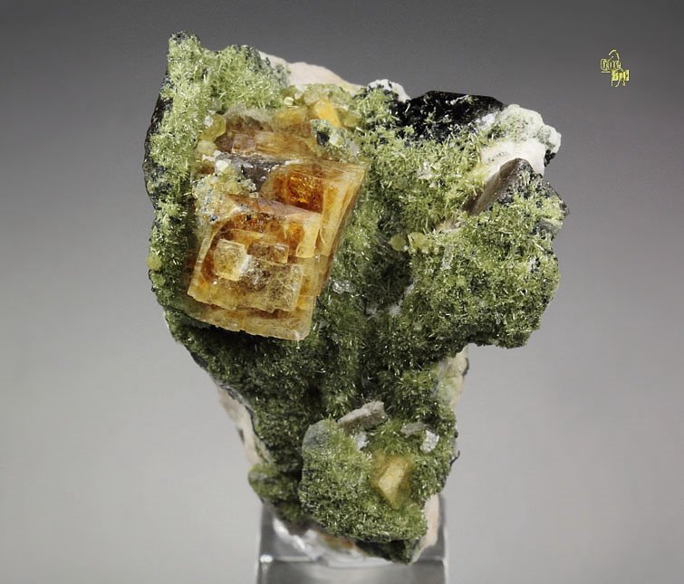 CHABAZITE, EPIDOTE, QUARTZ var. SMOKY, ORTHOCLASE