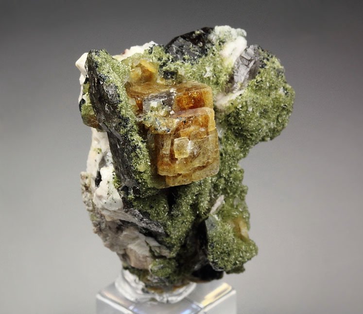 CHABAZITE, EPIDOTE, QUARTZ var. SMOKY, ORTHOCLASE