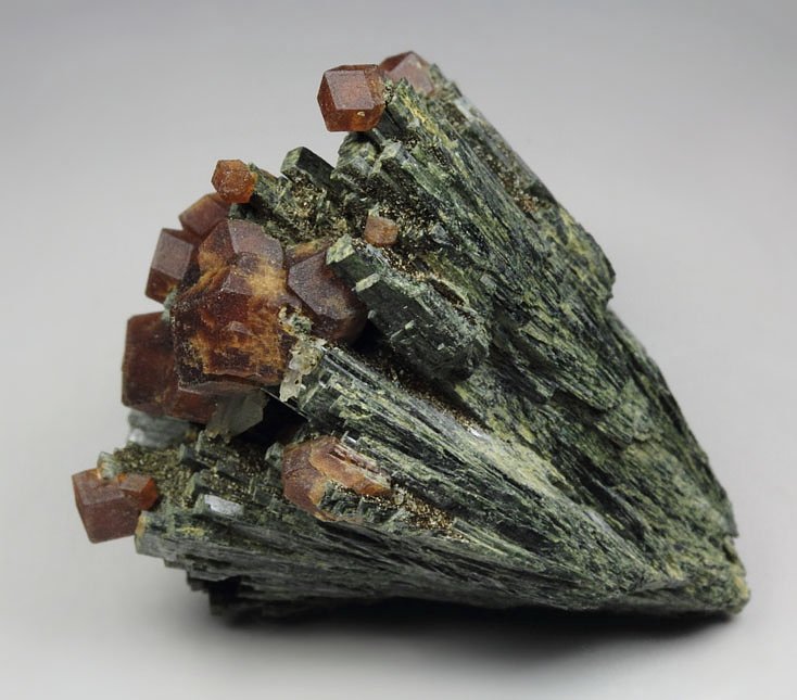 GARNET var. ANDRADITE, HEDENBERGITE