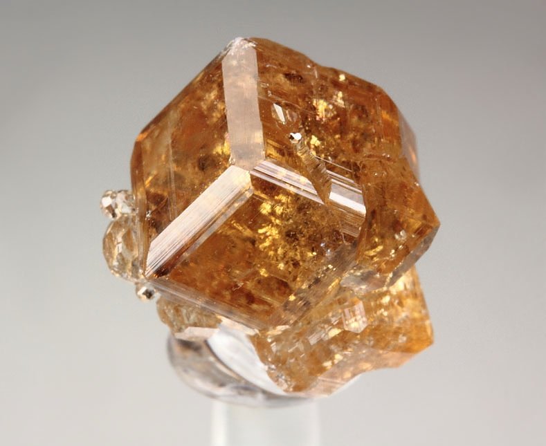 gem GARNET var. GROSSULAR