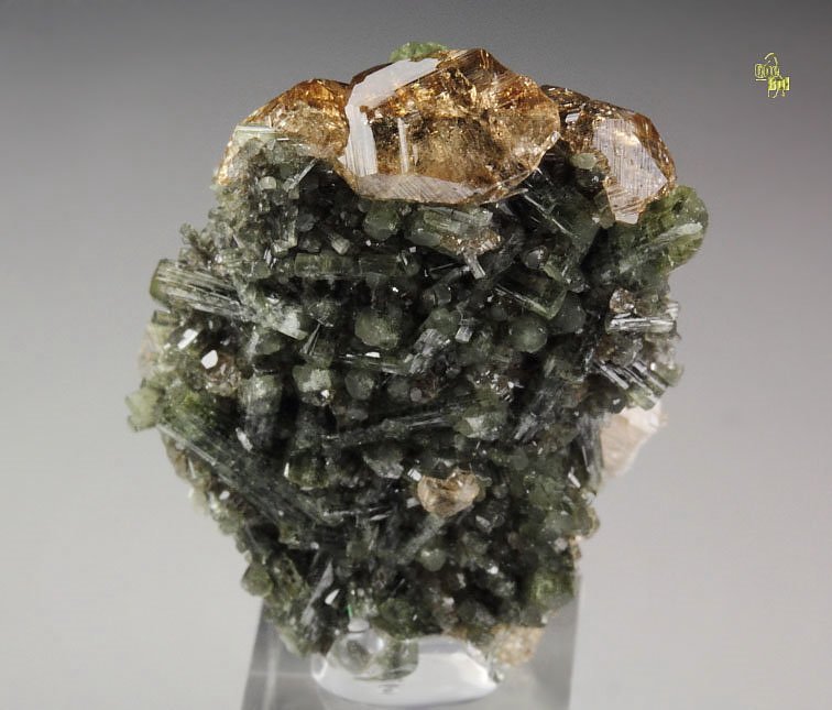 gem GARNET var. GROSSULAR, DIOPSIDE