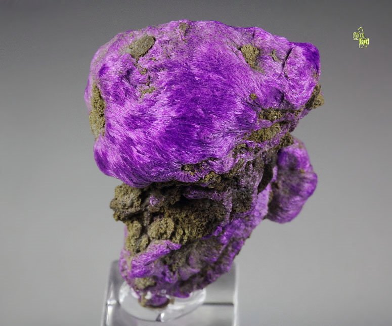 crystallized SUGILITE