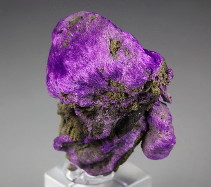 crystallized SUGILITE