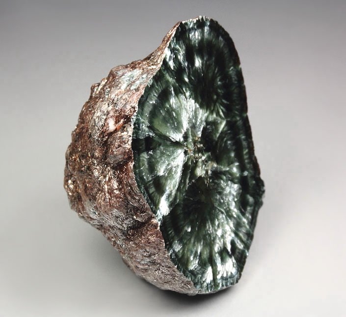 CLINOCHLORE var. SERAPHINITE