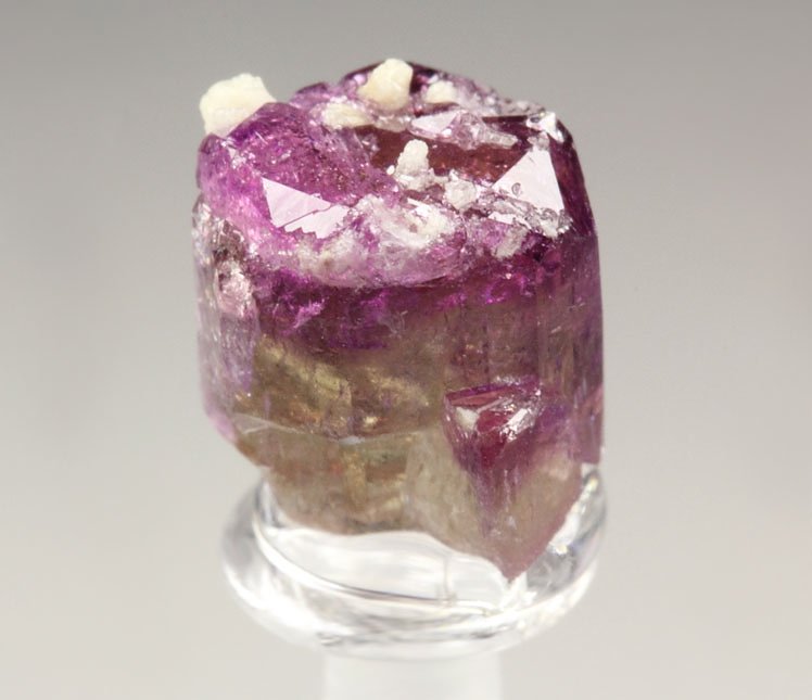 VESUVIANITE var. MANGANOAN, GARNET var. GROSSULAR