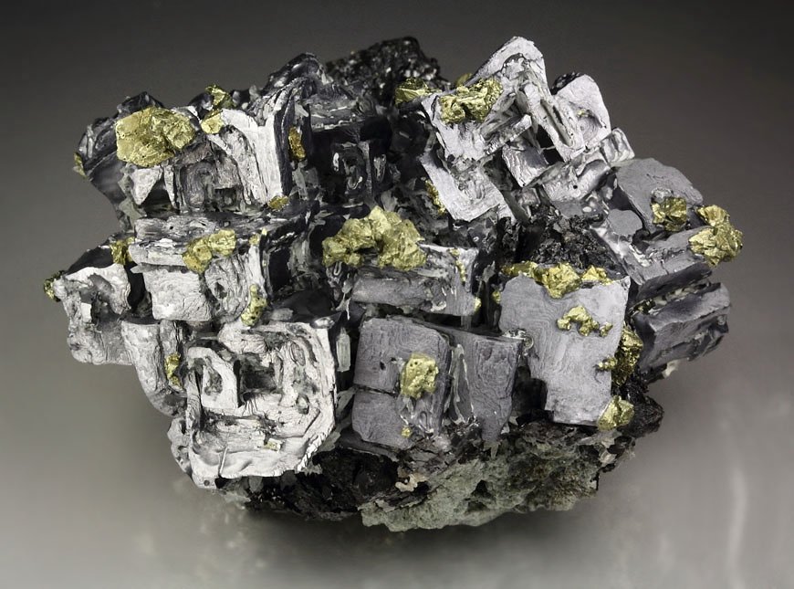 new find - skeletal GALENA, CHALCOPYRITE, QUARTZ, SPHALERITE