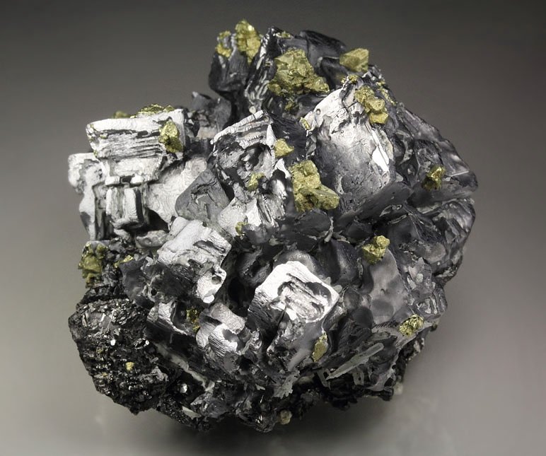 new find - skeletal GALENA, CHALCOPYRITE, QUARTZ, SPHALERITE