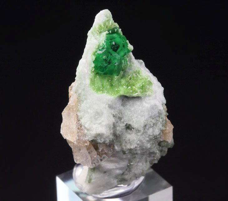 gem GARNET var. GROSSULAR var. CHROMIAN, DIOPSIDE, CHROMITE