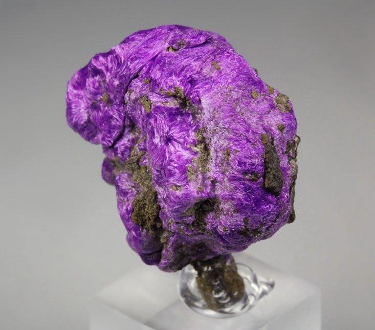 crystallized SUGILITE