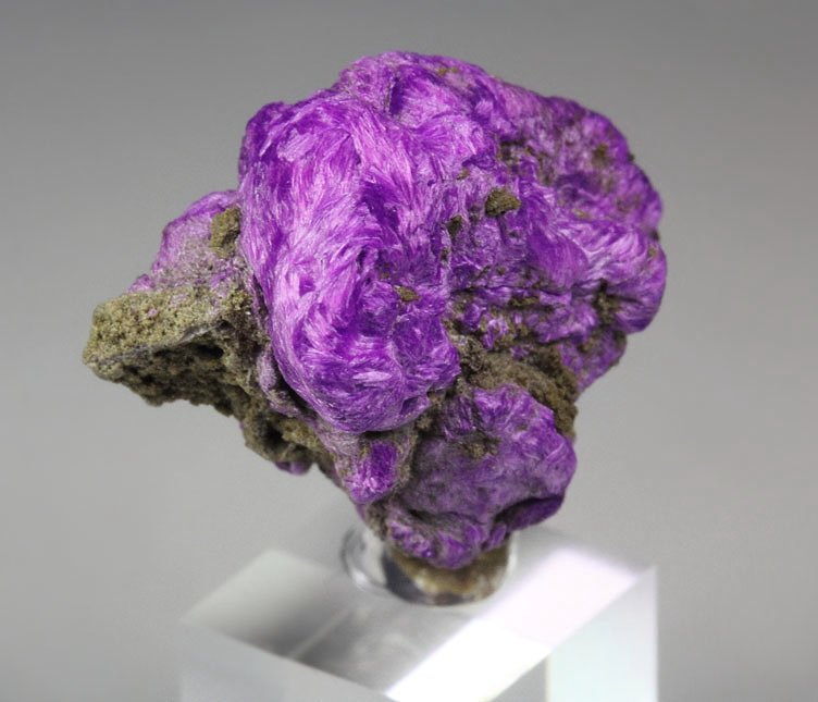 crystallized SUGILITE