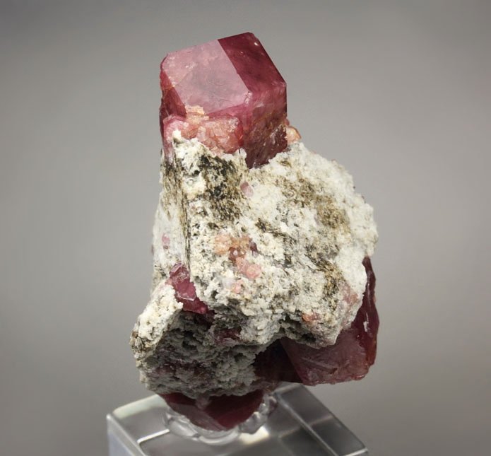 GARNET var. GROSSULAR