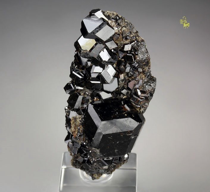 GARNET var. ANDRADITE var. MELANITE