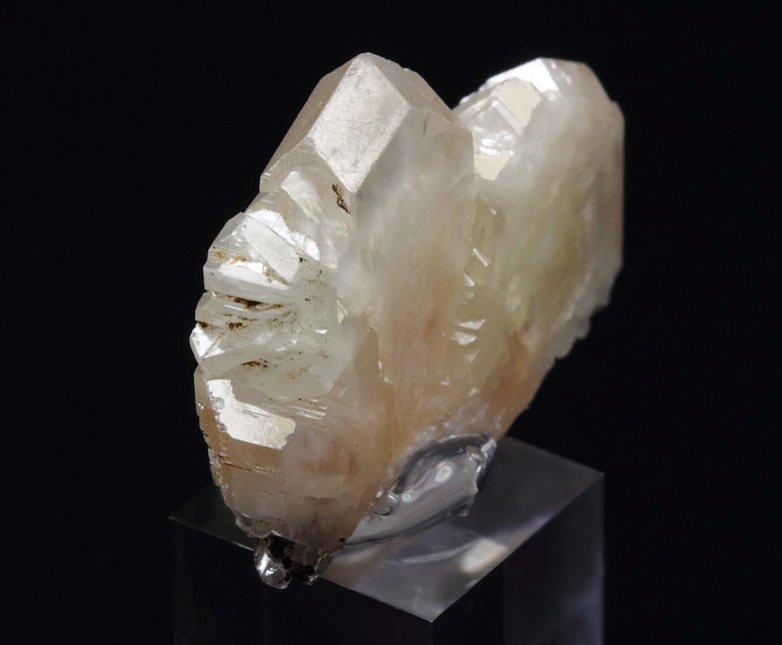 twinned CERUSSITE