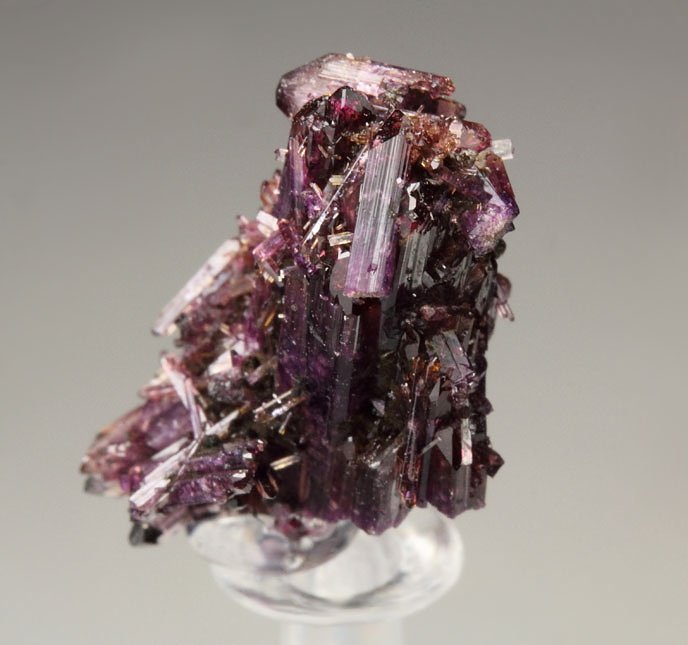 bi-terminated VESUVIANITE var. MANGANOAN