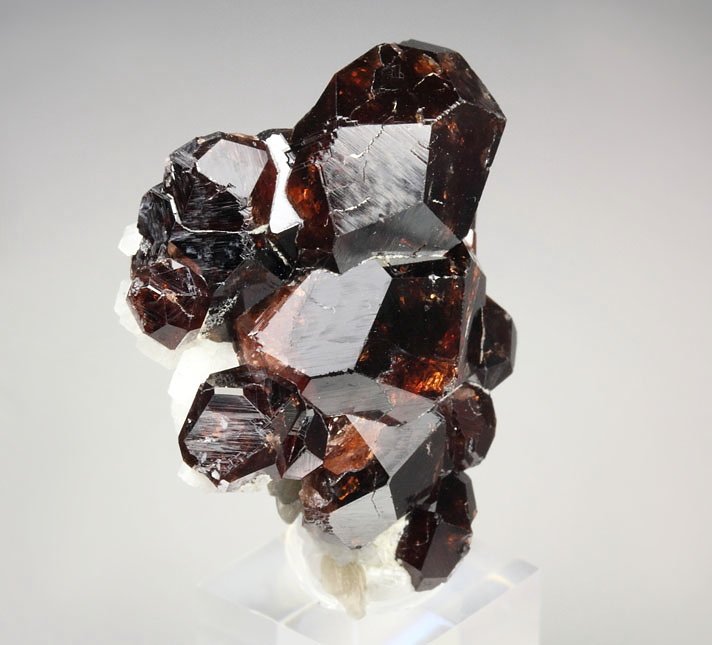 gemmy GARNET var. SPESSARTINE, ALBITE