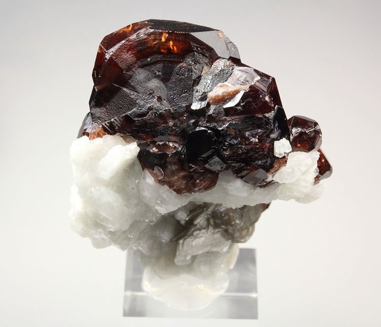 gemmy GARNET var. SPESSARTINE, ALBITE