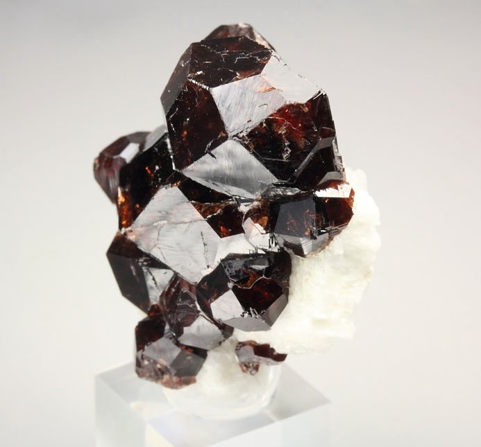 gemmy GARNET var. SPESSARTINE, ALBITE