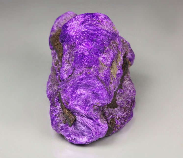 crystallized SUGILITE