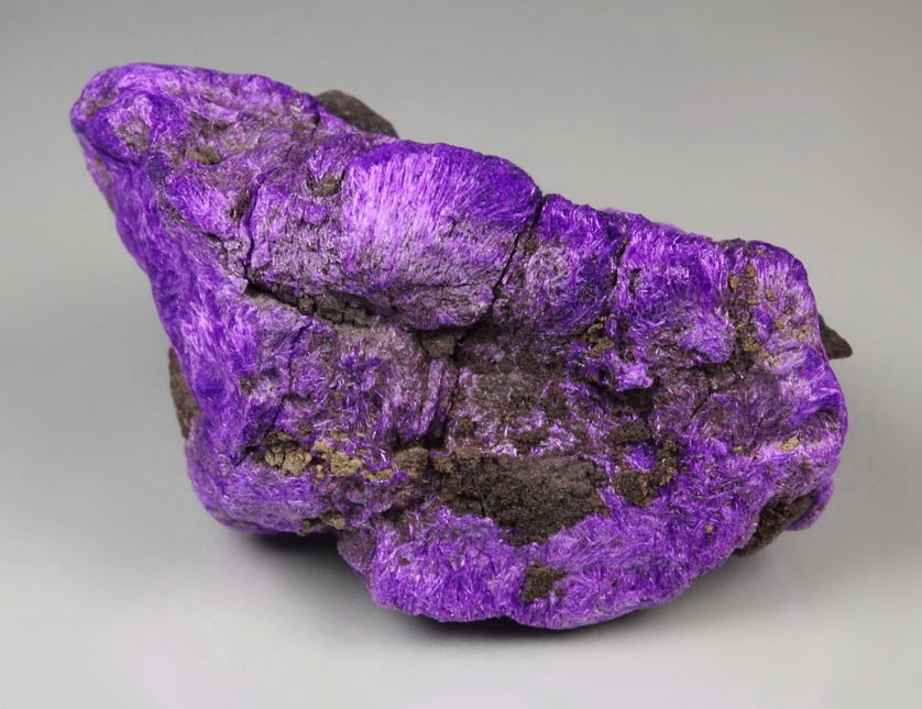 crystallized SUGILITE