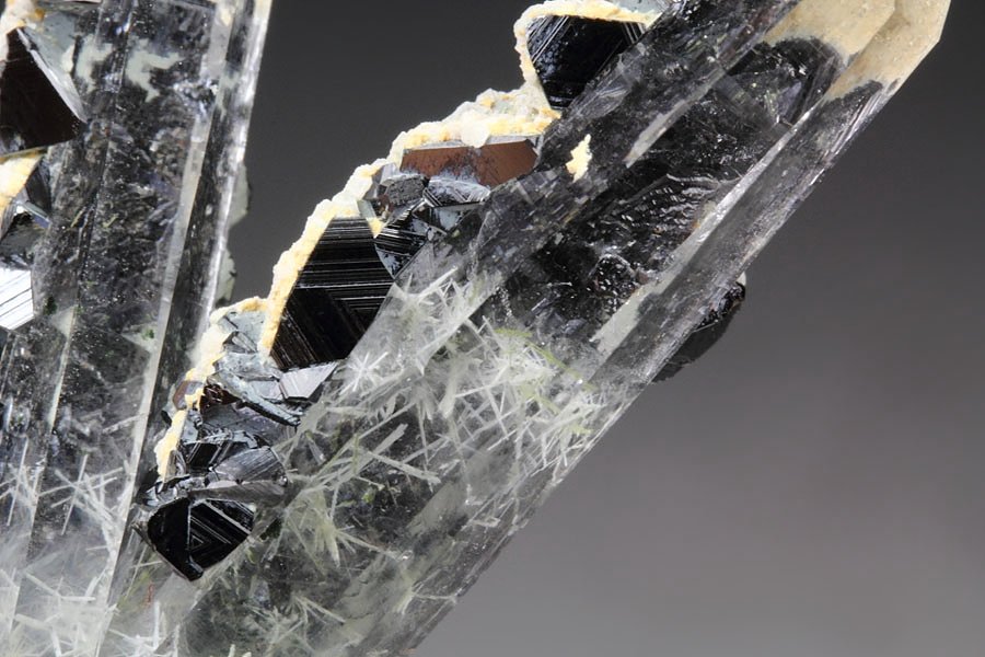 bi-terminated QUARTZ with inclusions, SPHALERITE