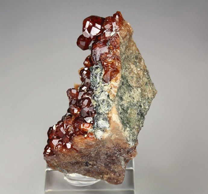 gem GARNET var. HESSONITE, CLINOCHLORE