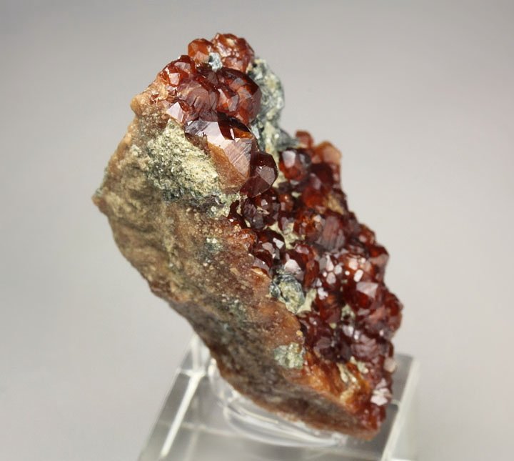 gem GARNET var. HESSONITE, CLINOCHLORE