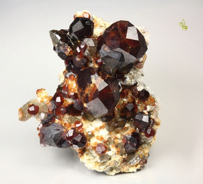 gemmy GARNET var. SPESSARTINE, QUARTZ var. SMOKY