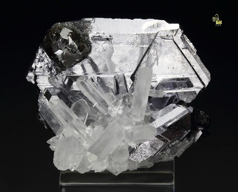 GALENA - SPINEL LAW TWIN, QUARTZ, SPHALERITE var. CLEIOPHANE