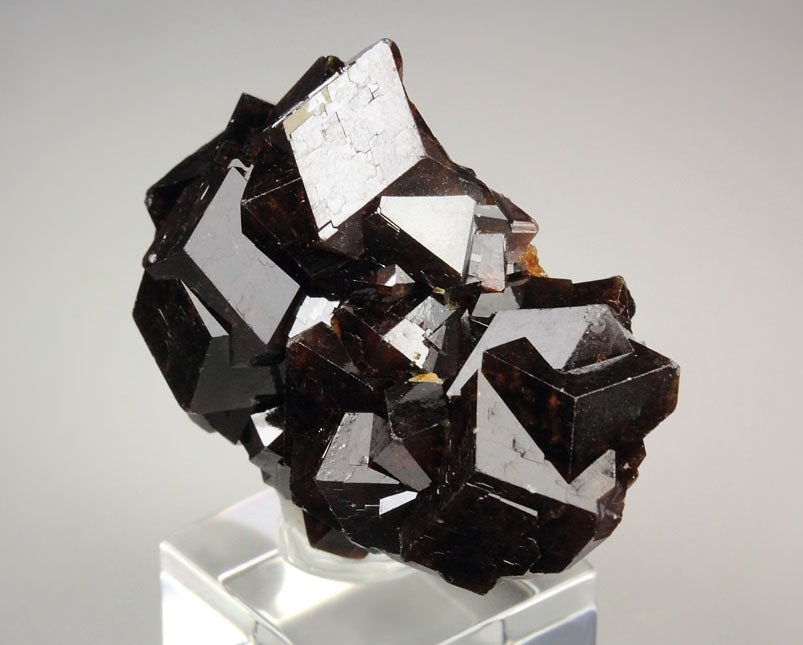 GARNET var. ANDRADITE