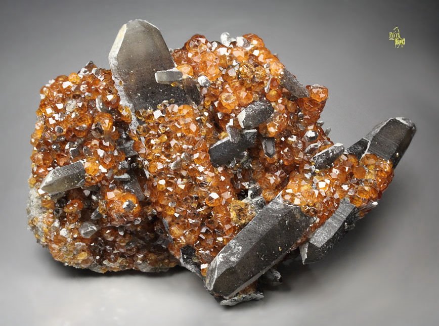 gem GARNET var. SPESSARTINE, QUARTZ var. SMOKY